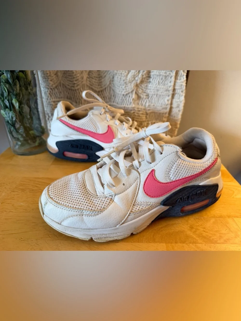Nike Air Max Excee Women's Sneakers  Size 8